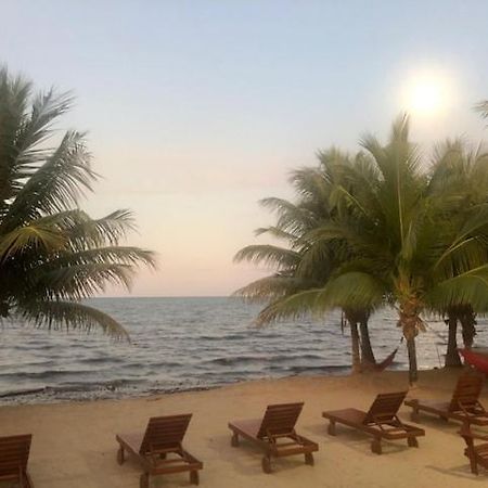 The White Horse Inn - Hopkins Village Beach Belize Exterior photo