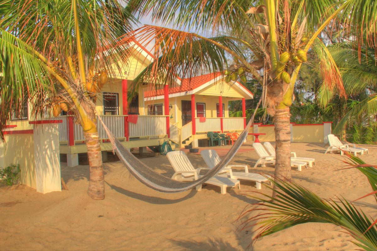 The White Horse Inn - Hopkins Village Beach Belize Exterior photo