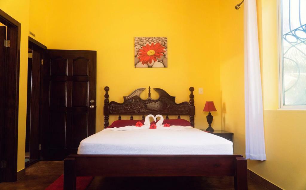 The White Horse Inn - Hopkins Village Beach Belize Exterior photo