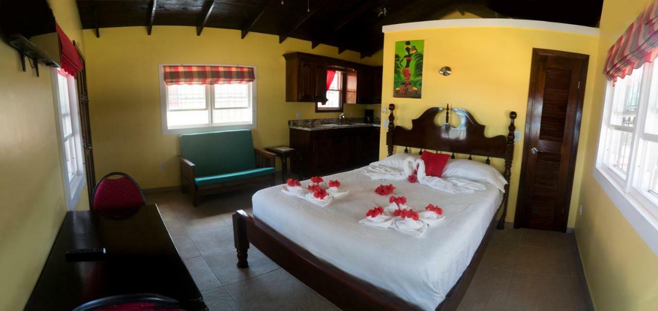 The White Horse Inn - Hopkins Village Beach Belize Exterior photo
