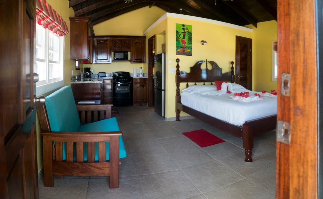 The White Horse Inn - Hopkins Village Beach Belize Exterior photo